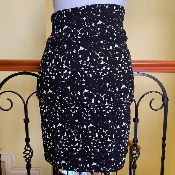 Margaret black/white mini skirt size XS - Picture 2 of 6